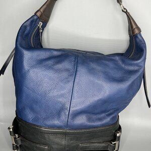 B MAKOWSKY BLUE LEATHER W/BLACK LEATHER BUCKET HOBO SHOULDER STRAP  W/METAL DECO